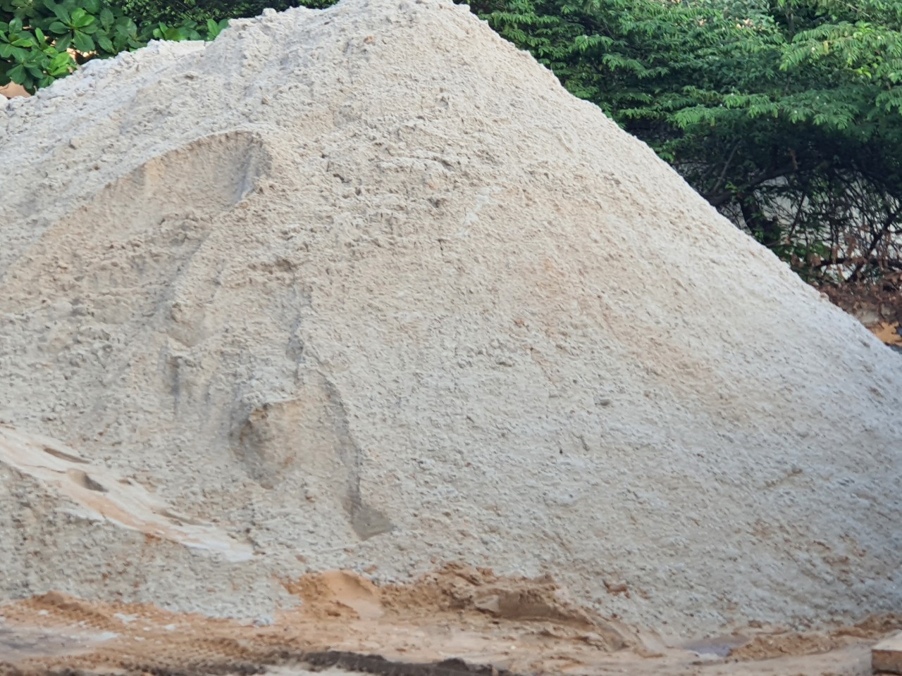cát trắng xây dựng