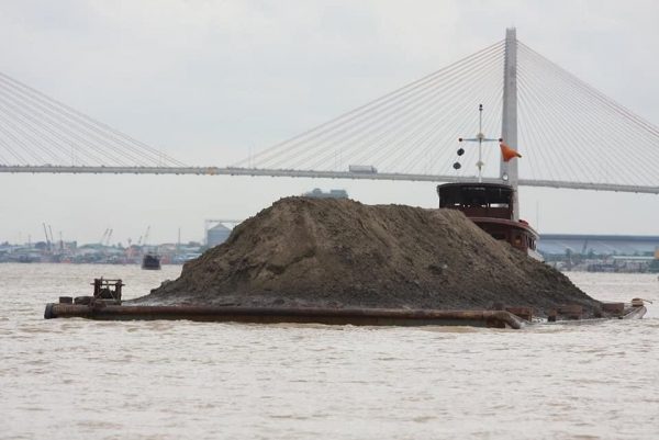 cát đen san lấp